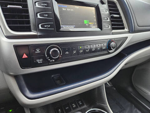 2019 Toyota Highlander LE