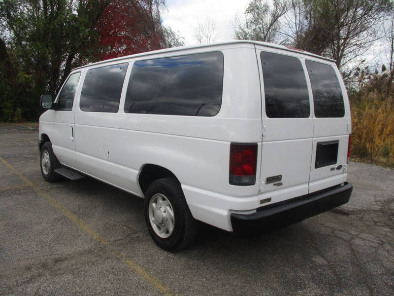2009 Ford E-Series E-150 XLT