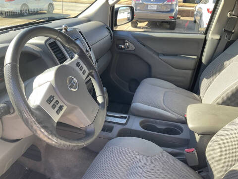 2017 Nissan Frontier SV