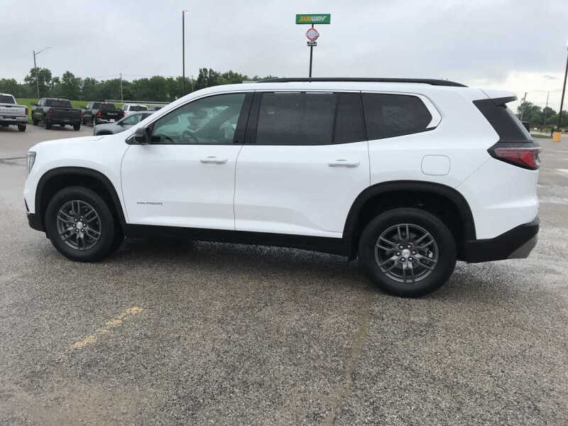 2025 GMC Acadia Elevation