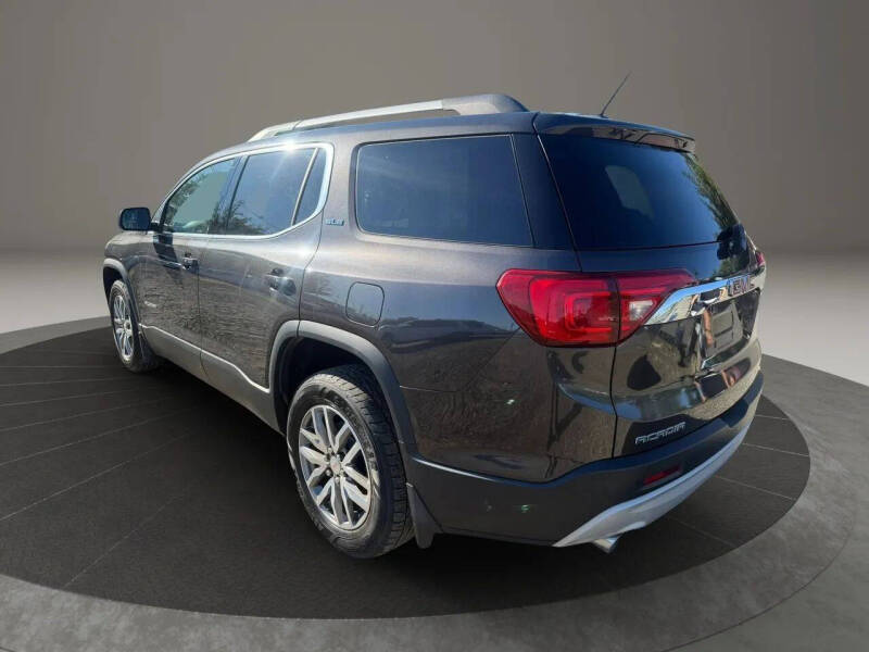 2017 GMC Acadia SLE-2