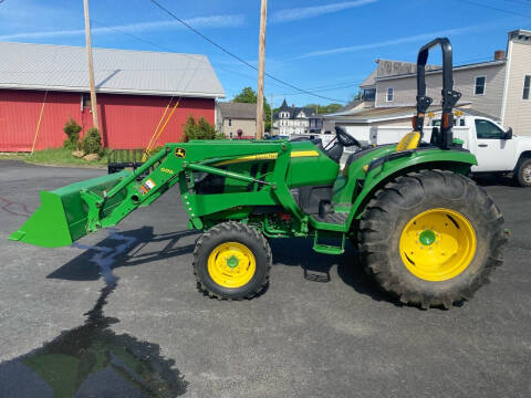 2016 John Deere 4052M