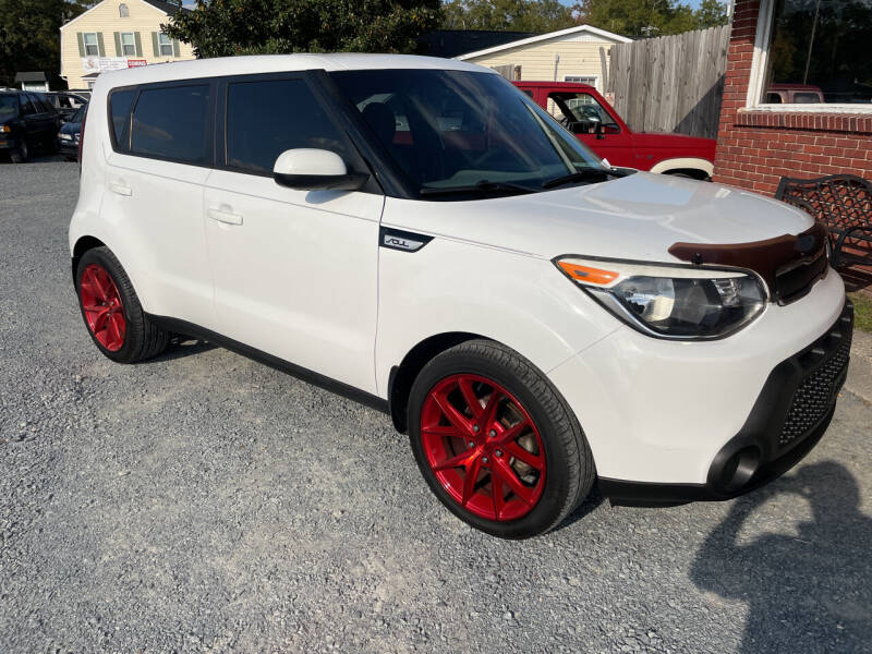 2015 Kia Soul for sale at LAURINBURG AUTO SALES in Laurinburg NC