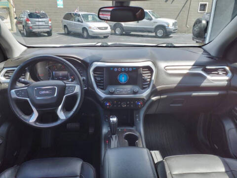 2017 GMC Acadia SLT-1