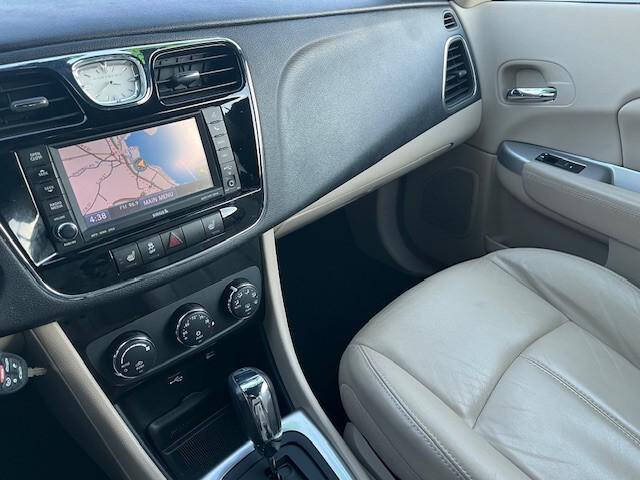 2011 Chrysler 200 Limited