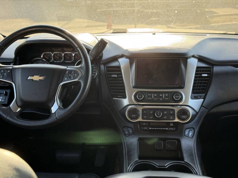 2017 Chevrolet Suburban LT