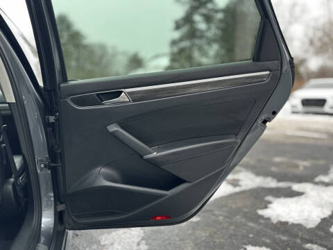 2018 Volkswagen Passat 2.0T SE