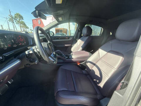 2024 Porsche Cayenne S Coupe