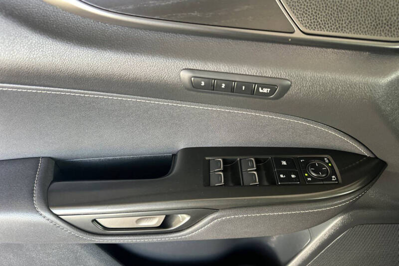 2025 Lexus NX 450h+