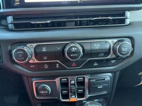 2025 Jeep Gladiator NightHawk