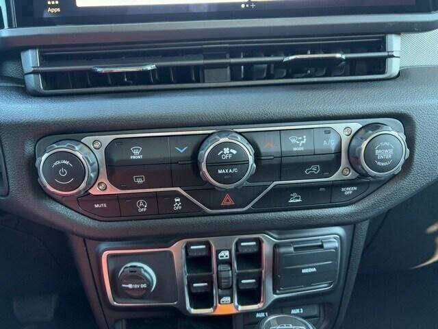 2025 Jeep Gladiator NightHawk