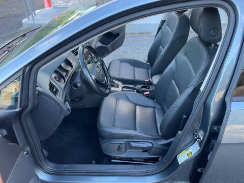 2016 Volkswagen Golf TSI SE