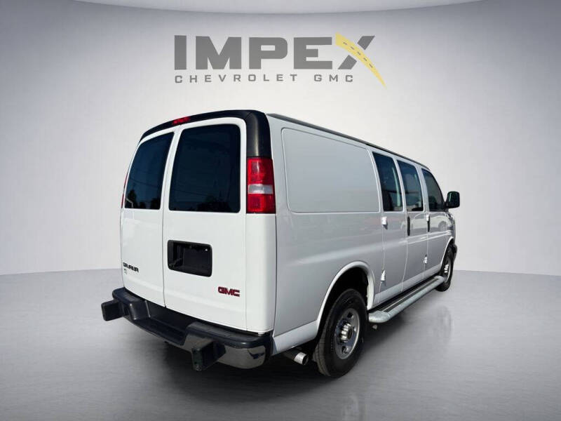 2023 GMC Savana 2500