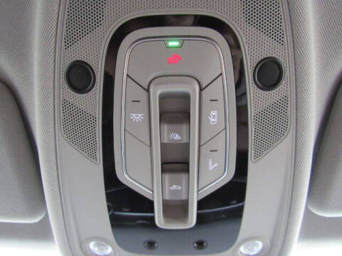 2022 Audi Q8 quattro Premium 55 TFSI