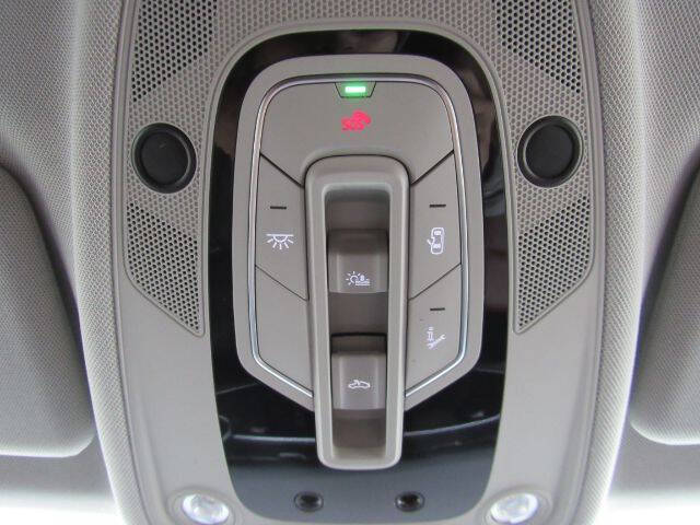 2022 Audi Q8 quattro Premium 55 TFSI