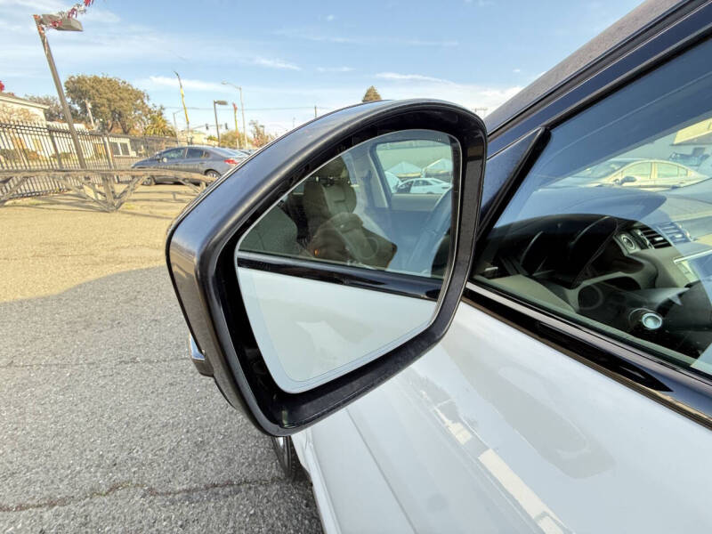 2019 Land Rover Range Rover Evoque SE Premium