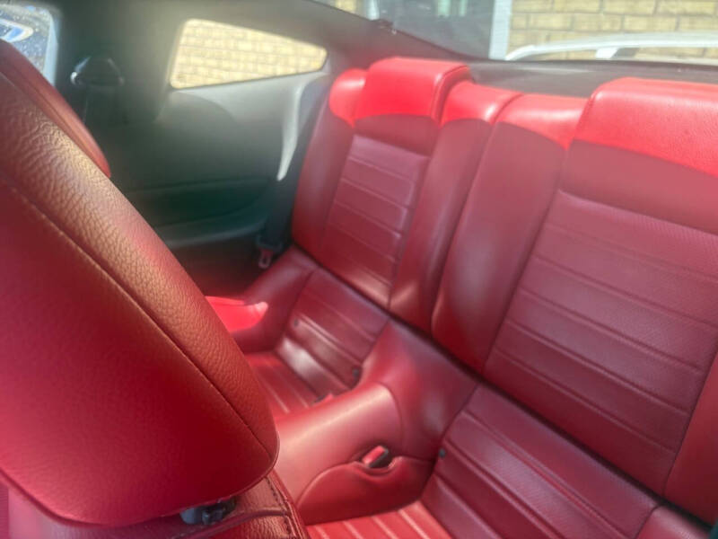 2005 Ford Mustang GT Deluxe