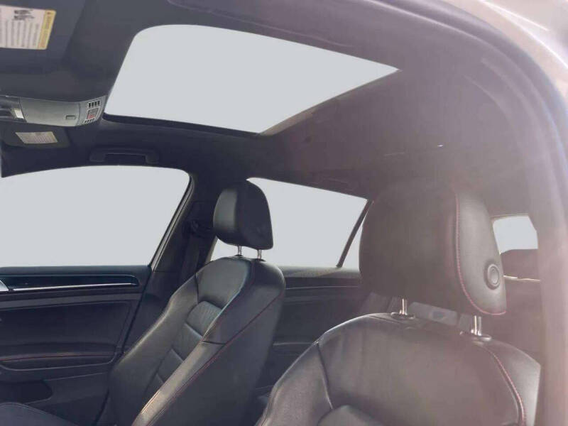 2017 Volkswagen Golf GTI SE