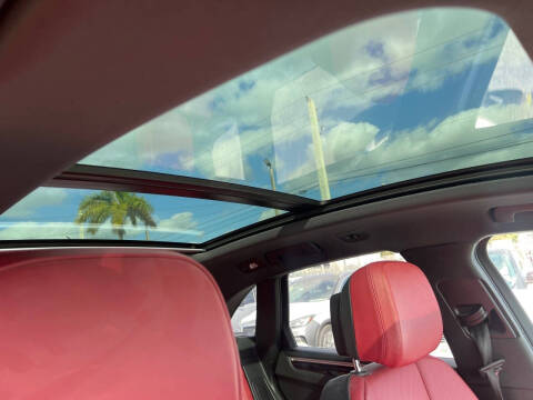 2023 Porsche Macan S