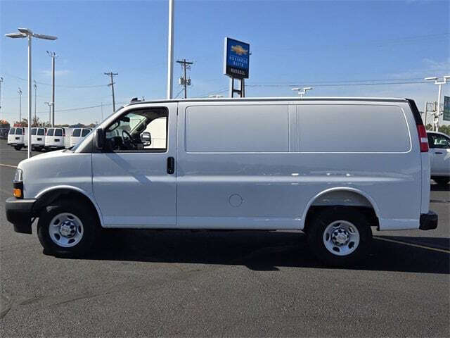 2025 Chevrolet Express 2500