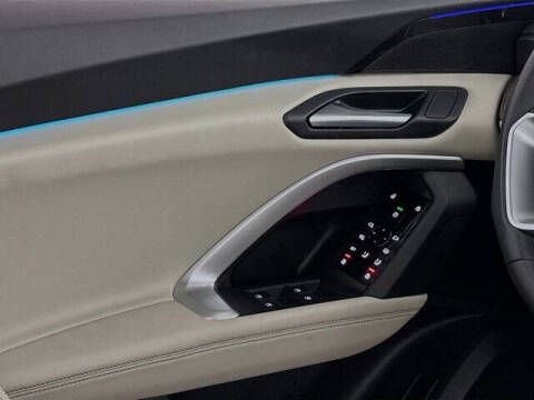 2025 Audi Q5 quattro Premium TFSI