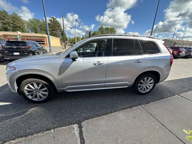 2016 Volvo XC90 T6 Momentum