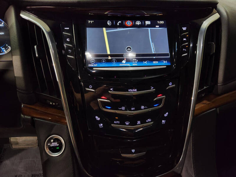 2017 Cadillac Escalade Luxury