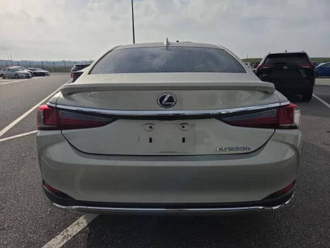 2019 Lexus ES 300h