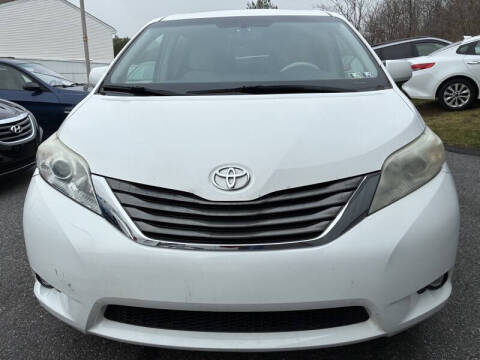 2013 Toyota Sienna XLE 7-Passenger