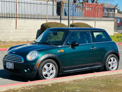 2009 MINI Cooper for sale at GALAXY AUTO DEALS INC in Sacramento CA