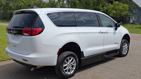 2024 Chrysler Voyager LX