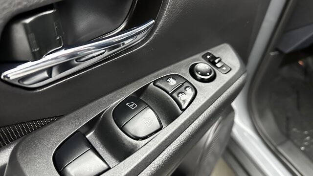 2022 Nissan Kicks SV