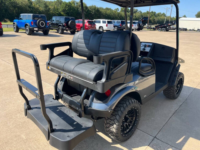 2024 E-Z-GO Express 4