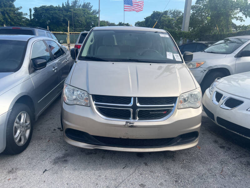 2013 Dodge Grand Caravan for sale at Dulux Auto Sales Inc & Car Rental in Hollywood FL