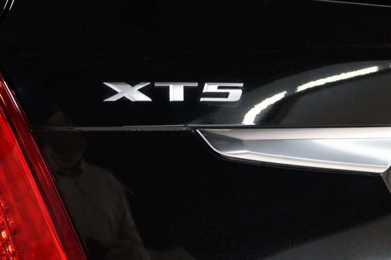 2018 Cadillac XT5 Premium Luxury