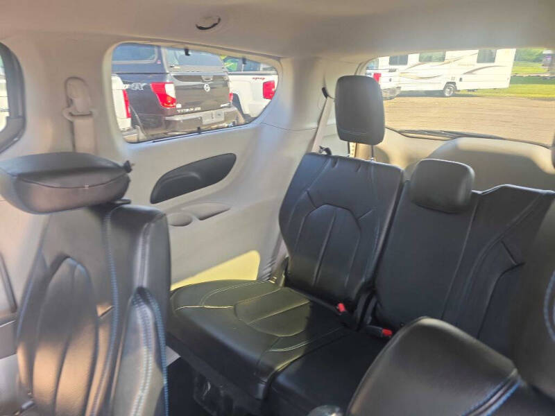 2021 Chrysler Pacifica Touring L