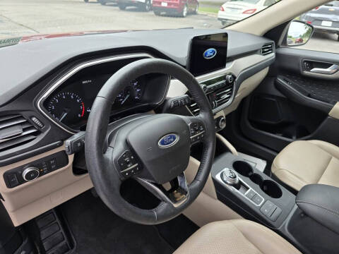 2020 Ford Escape SEL