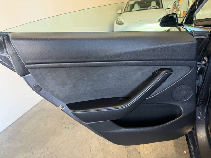 2023 Tesla Model 3 Performance