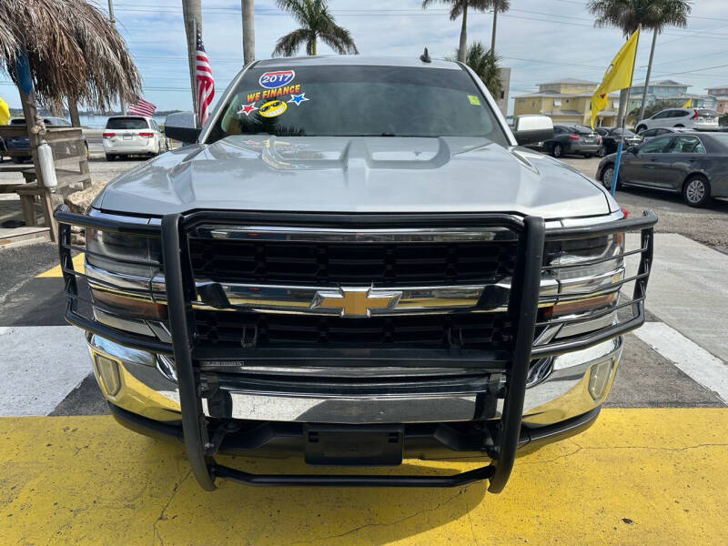 Used 2017 Chevrolet Silverado 1500 LT with VIN 1GCRCREC8HZ267982 for sale in Melbourne, FL