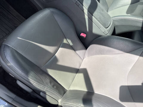 2012 Toyota Prius v Five