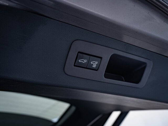 2022 Lexus LX 600 F SPORT Handling