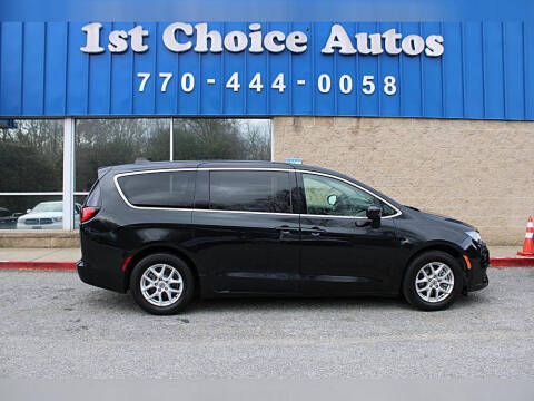 2022 Chrysler Voyager LX