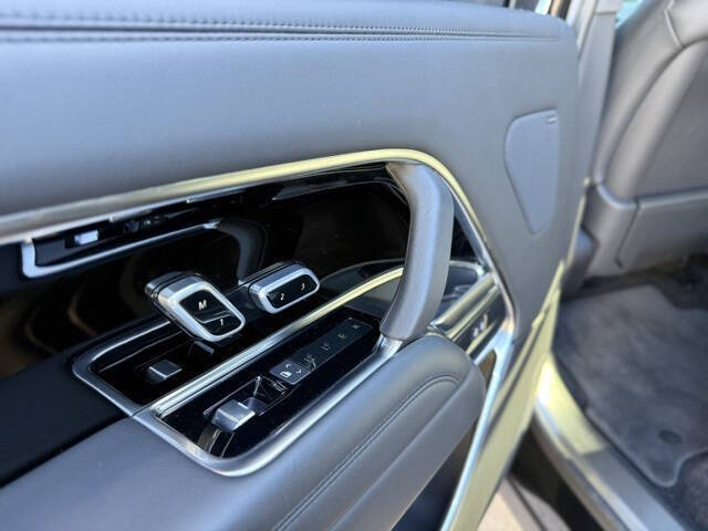 2024 Land Rover Range Rover P400 SE LWB