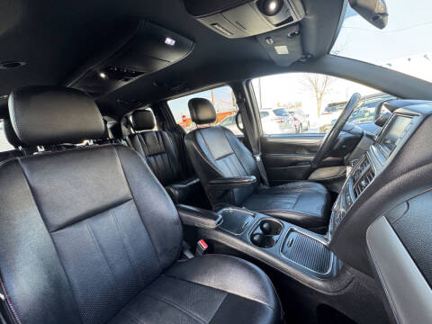 2016 Dodge Grand Caravan R/T