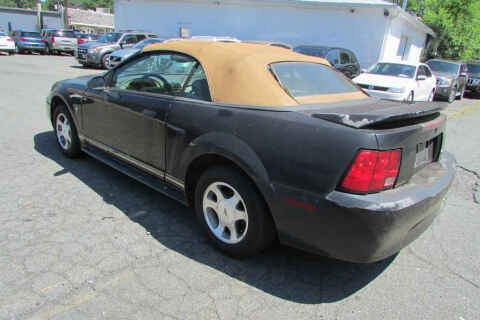 2000 Ford Mustang