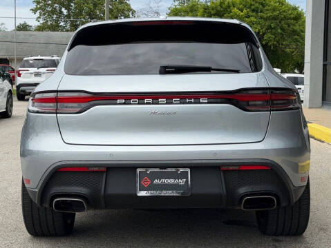 2022 Porsche Macan