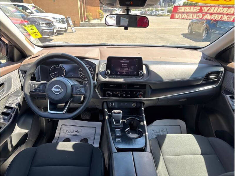 2023 Nissan Rogue S - Photo 17