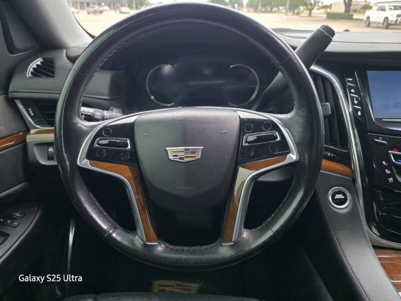 2017 Cadillac Escalade Standard