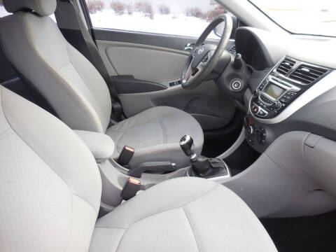 2013 Hyundai Accent SE