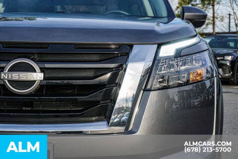 2025 Nissan Pathfinder SV